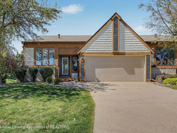 1107 Summergreen Lane, Lansing, MI 48917