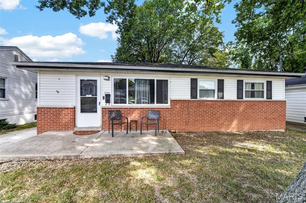 7734 Elton Street, Saint Louis, MO 63123 Main Photo