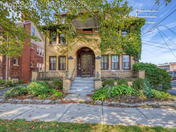 999 Nottingham Road, Grosse Pointe Park, Mi 48230