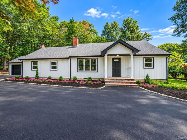 15 Sands Lane , Belle Terre, NY 11777