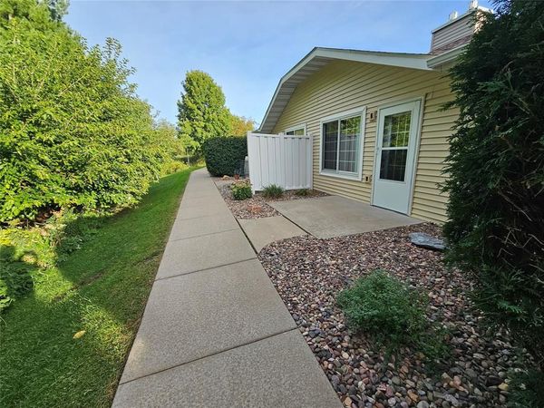 3330 S Robin Meadows Lane, Unit 3330, Eau Claire, WI 54701
