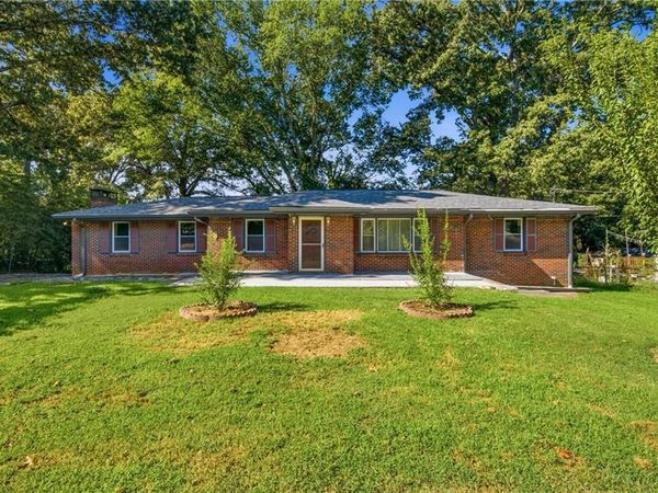 2498 Johnson Drive , Doraville, GA 30340