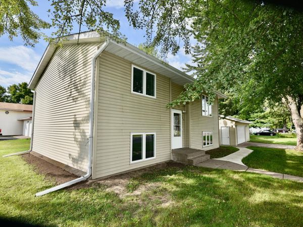 215 7th Street NE, Milaca, MN 56353
