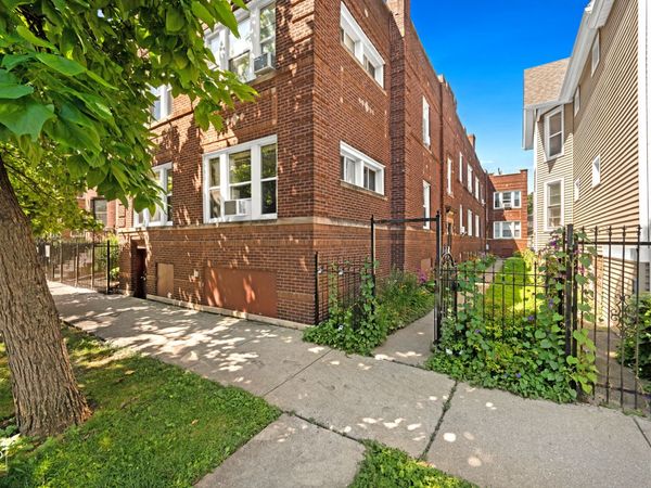 2838 N Albany Avenue, Chicago, IL 60618