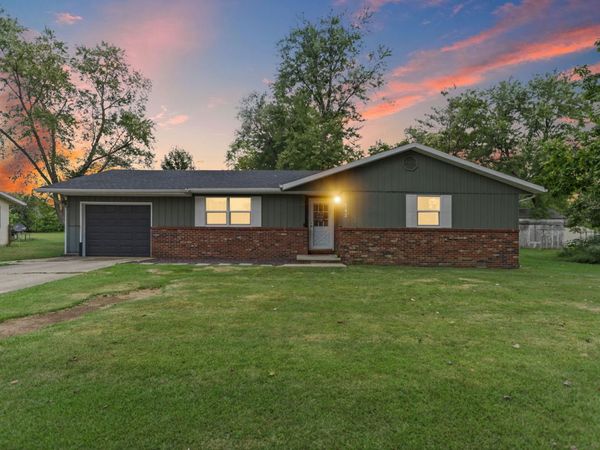 742 N Reel Avenue , Salem, IL 62881