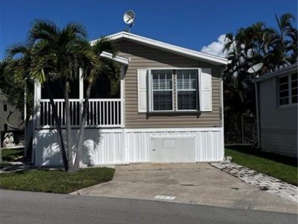19681 Summerlin RD, Unit 405, FORT MYERS, FL 33908
