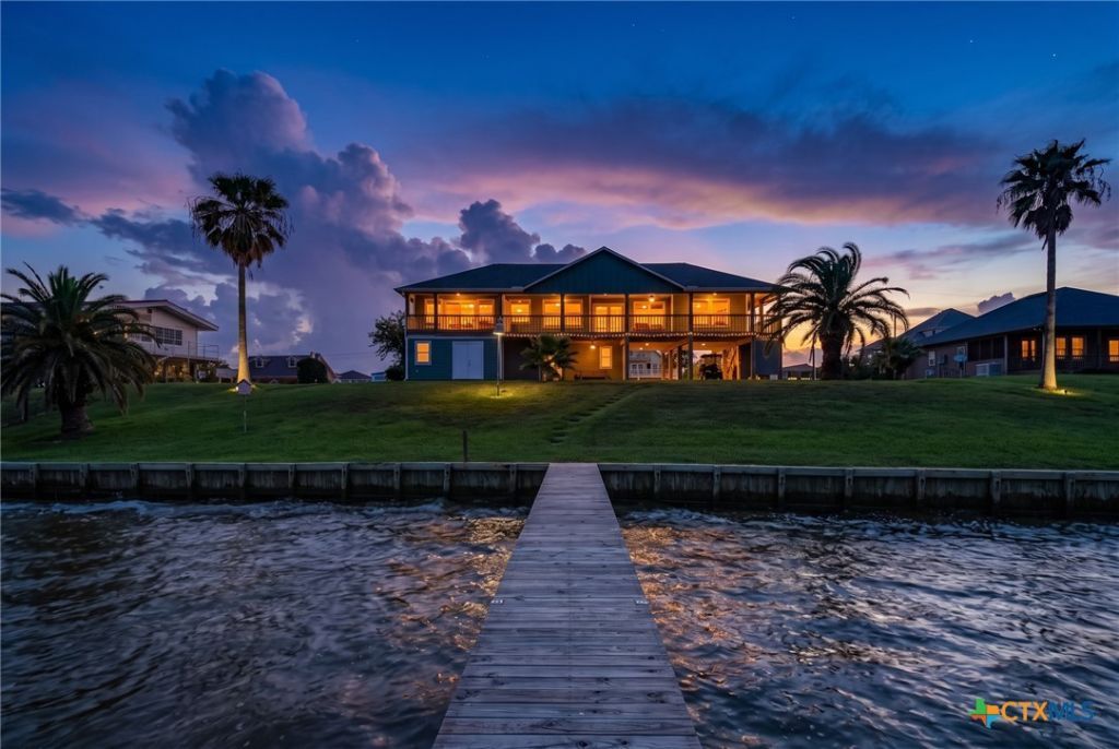 1440 W Bayshore Drive, Palacios, TX 77465 Main Photo