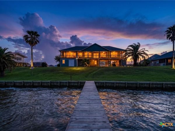 1440 W Bayshore Drive, Palacios, TX 77465