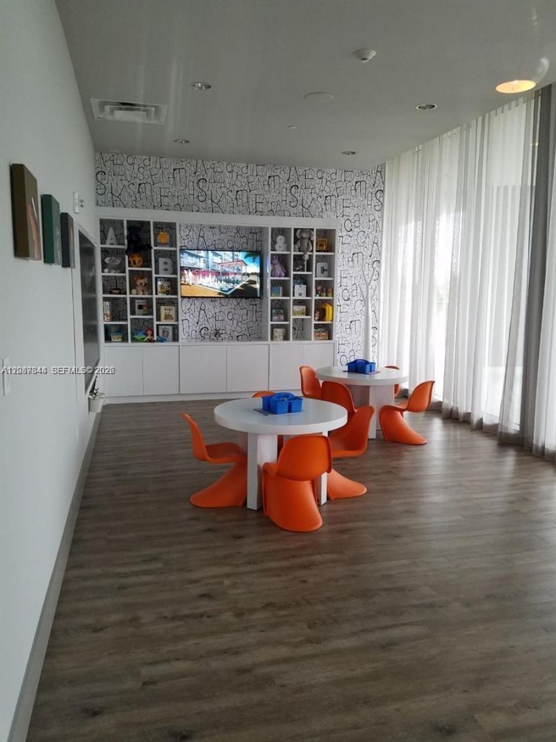 5300 Paseo Blvd, Unit 1012, Doral, FL 33166 Photo