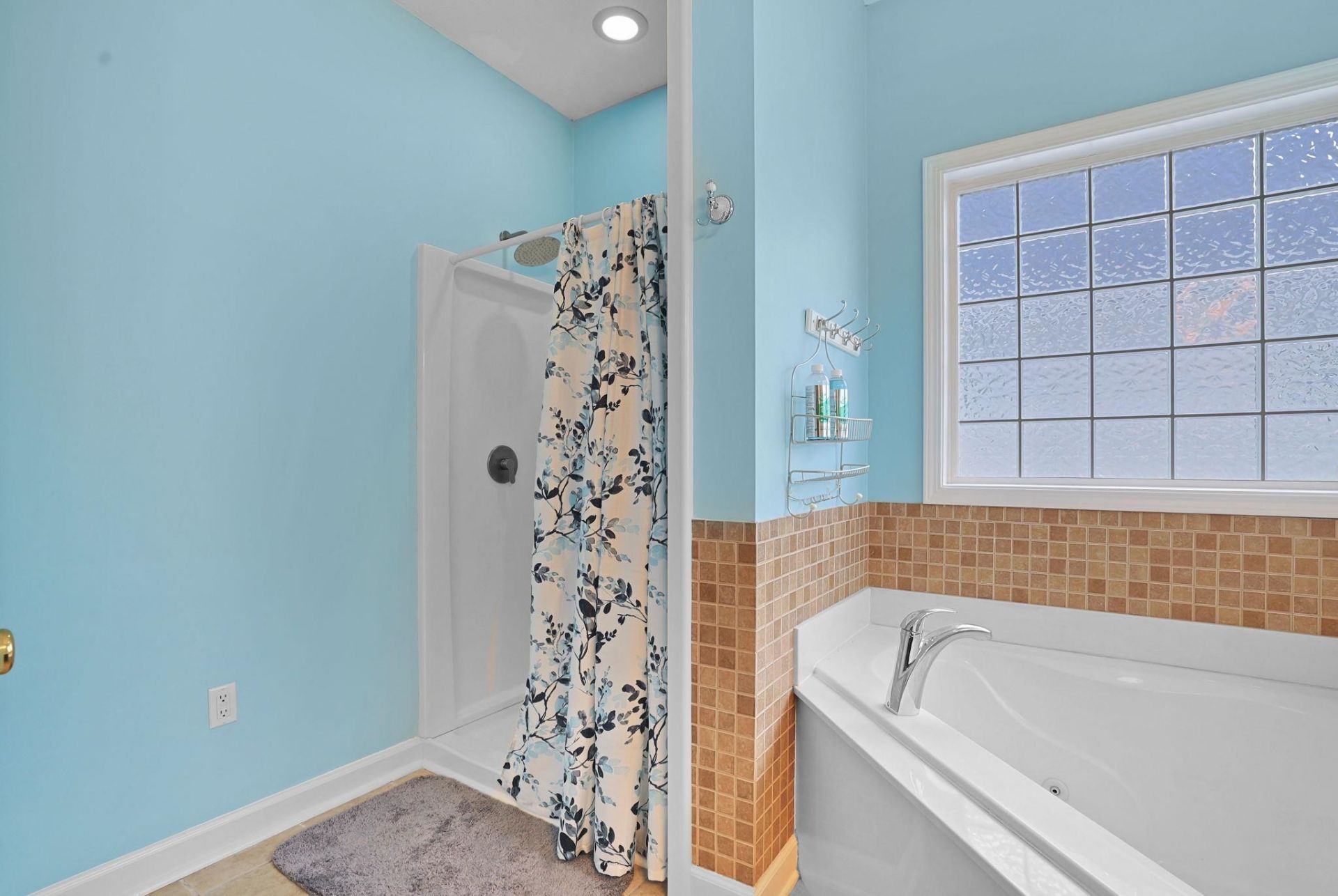 1051 University Forest Dr. Photo 18