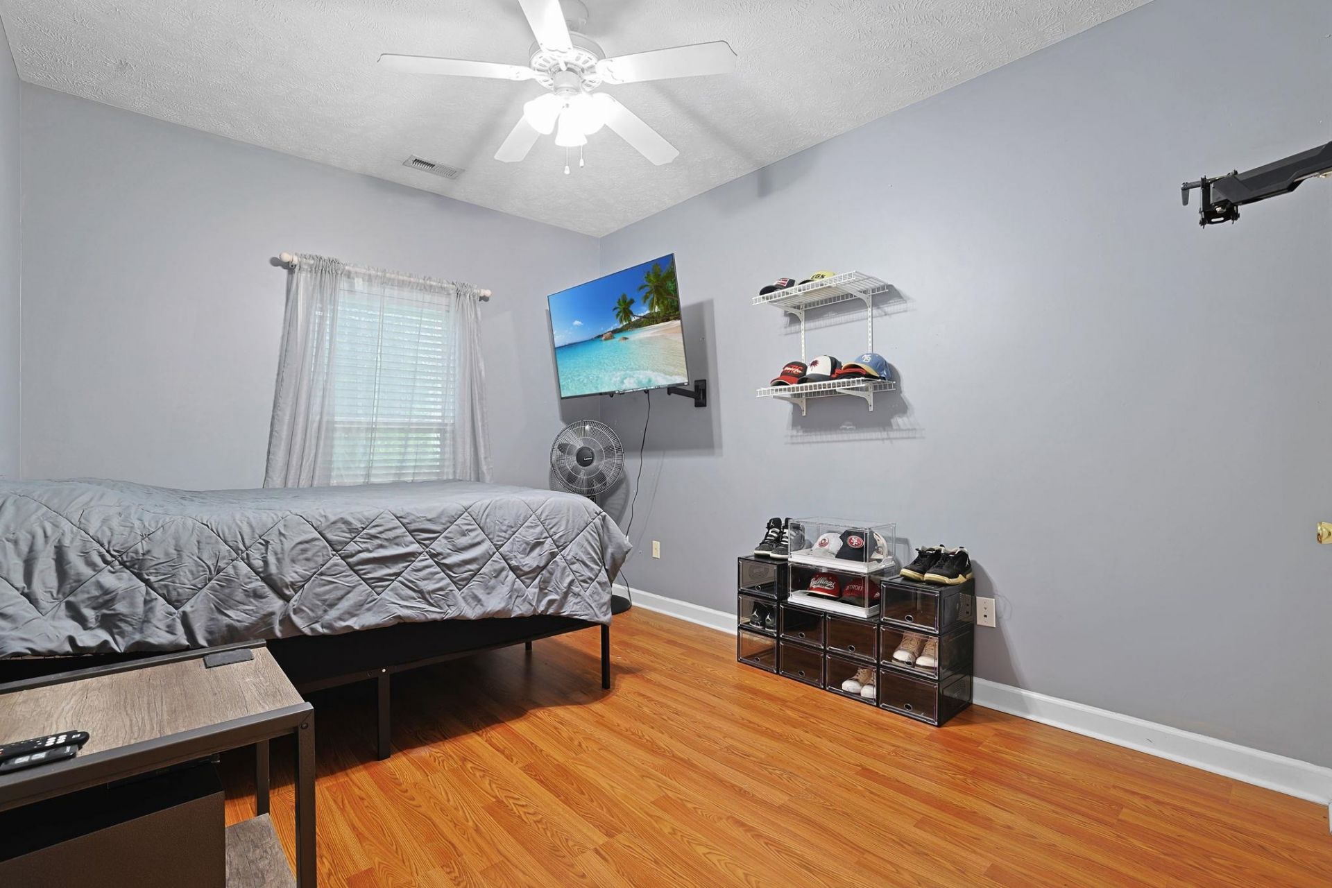 1051 University Forest Dr. Photo 19