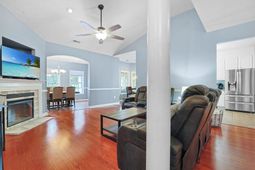 1051 University Forest Dr. photo 4