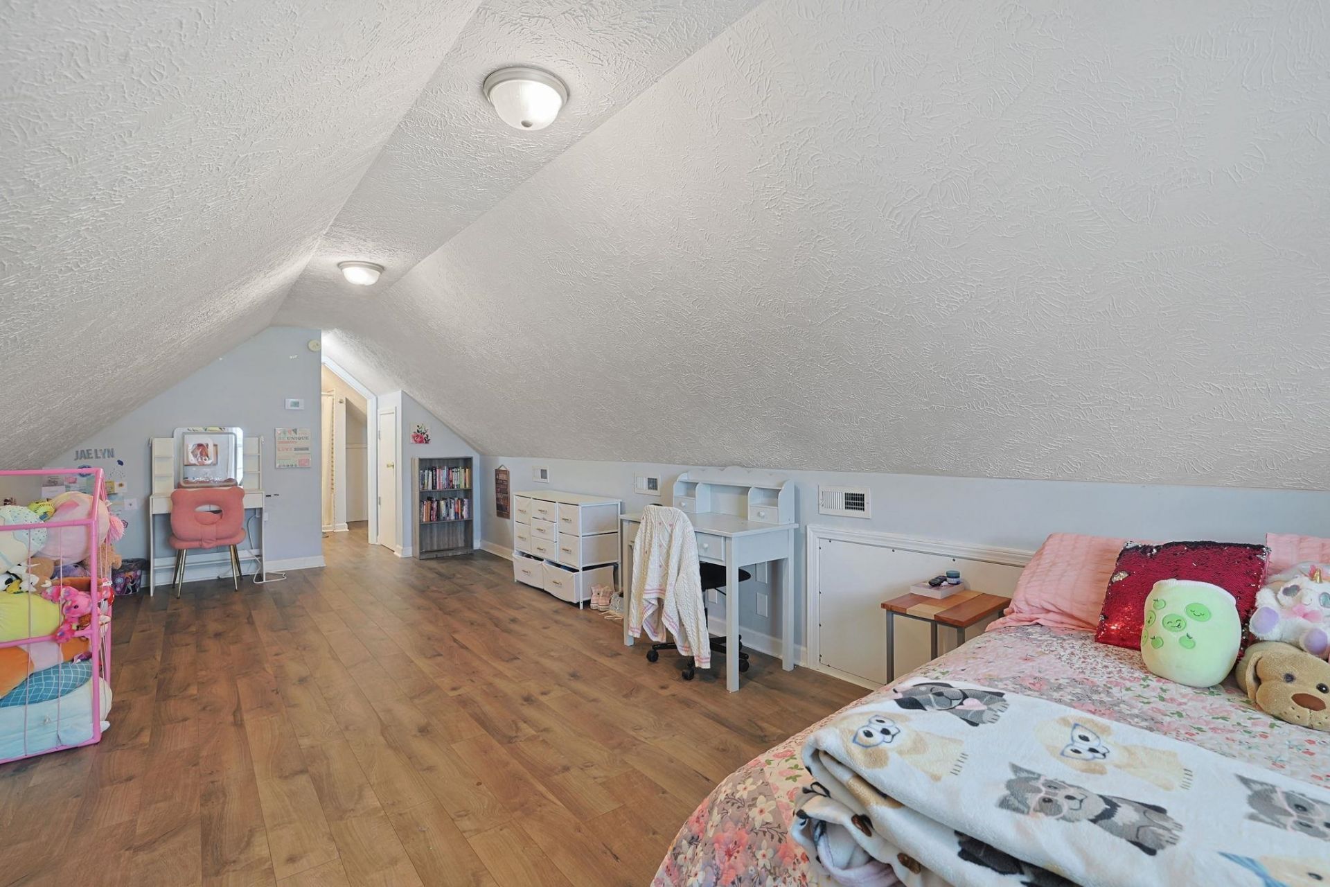 1051 University Forest Dr. Photo 26