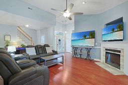1051 University Forest Dr. photo 4