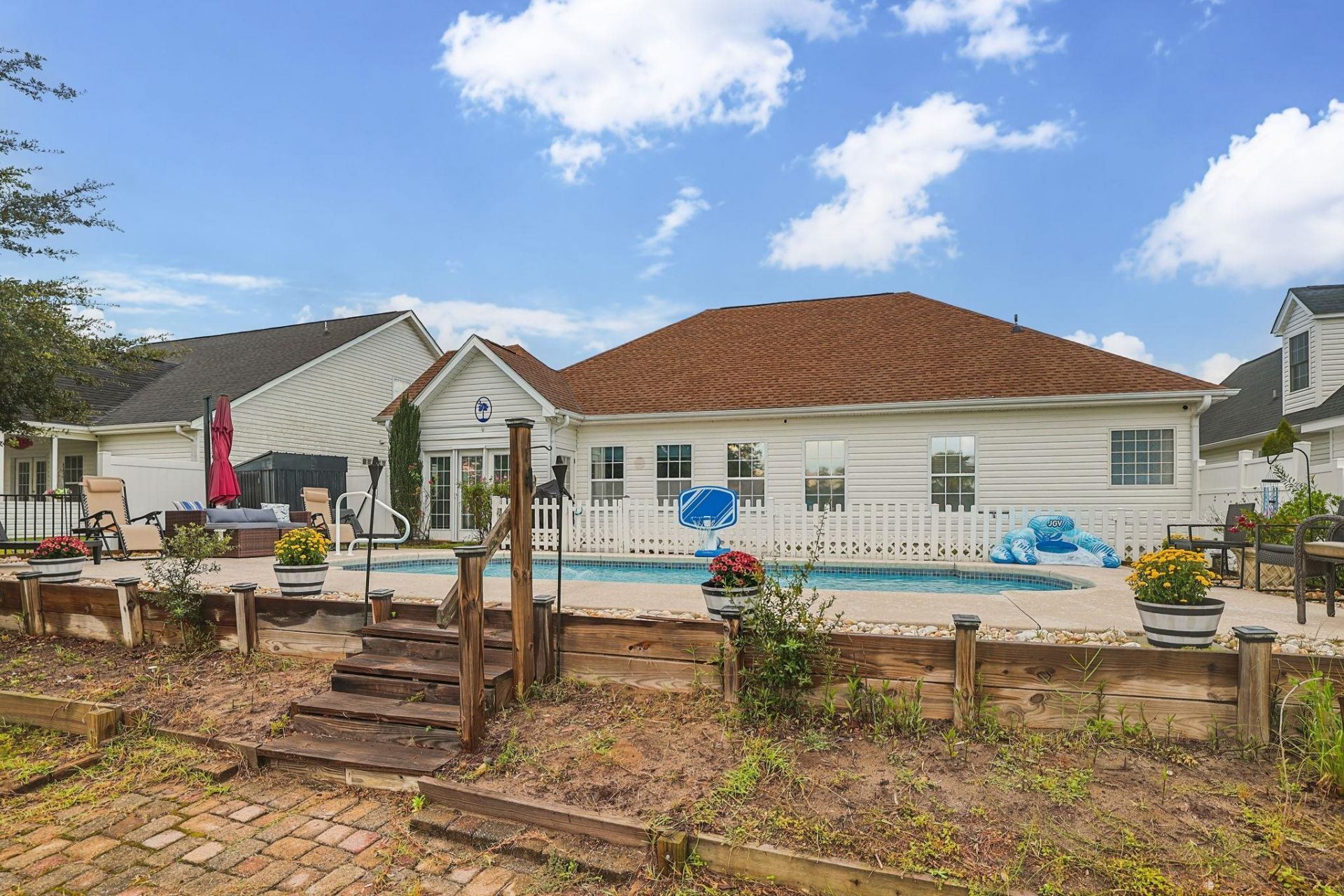 1051 University Forest Dr. Photo 31
