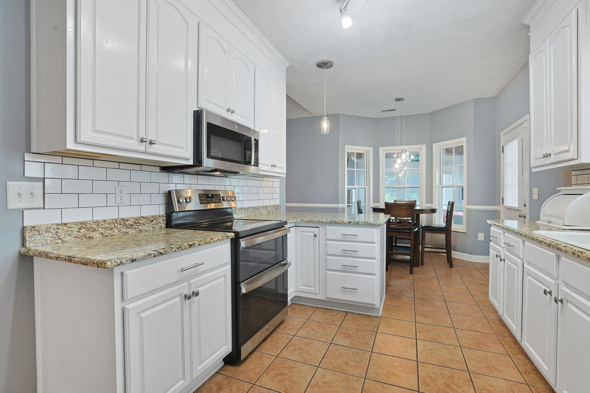 1051 University Forest Dr. Photo 8