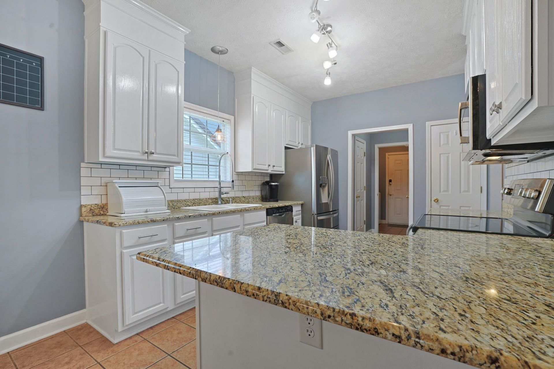 1051 University Forest Dr. Photo 9