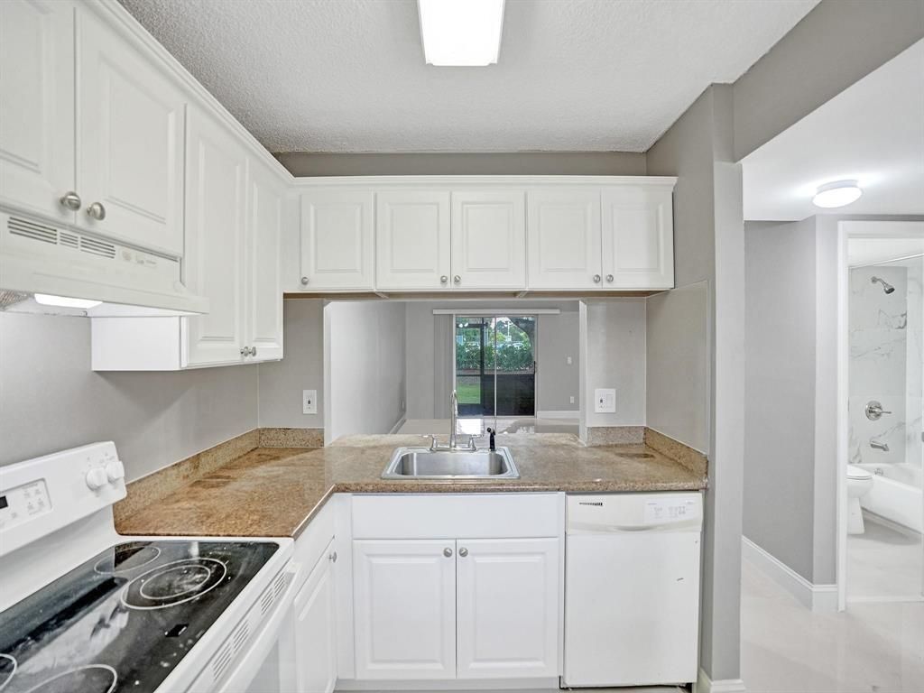 821 NW 103rd Avenue, Unit 104, Pembroke Pines, FL 33026 Photo