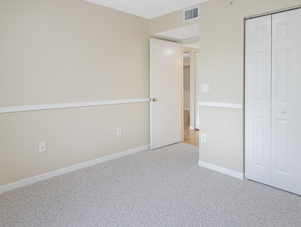 100 Crestwood Court N, Unit 109, Royal Palm Beach, FL 33411 Photo