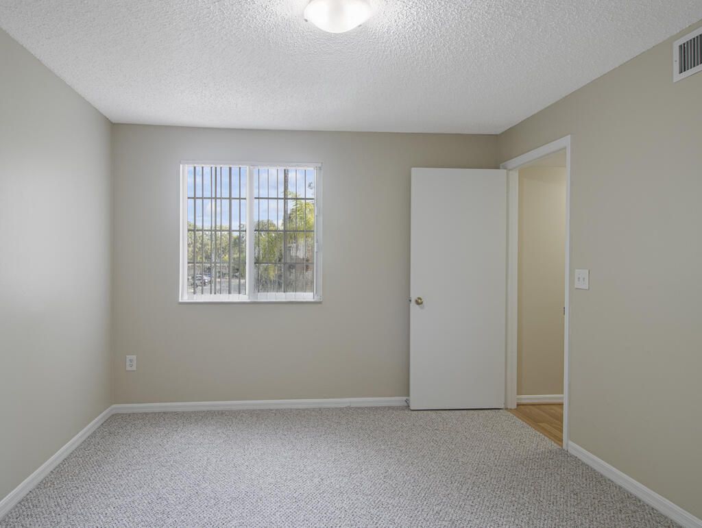 100 Crestwood Court N, Unit 109, Royal Palm Beach, FL 33411 Photo
