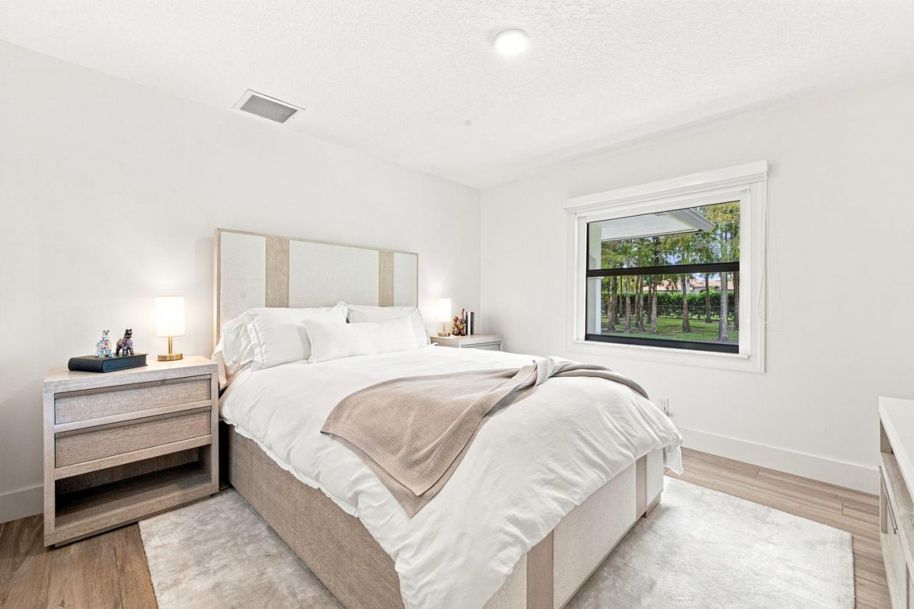 14902 Paddock Drive, Wellington, FL 33414 Photo