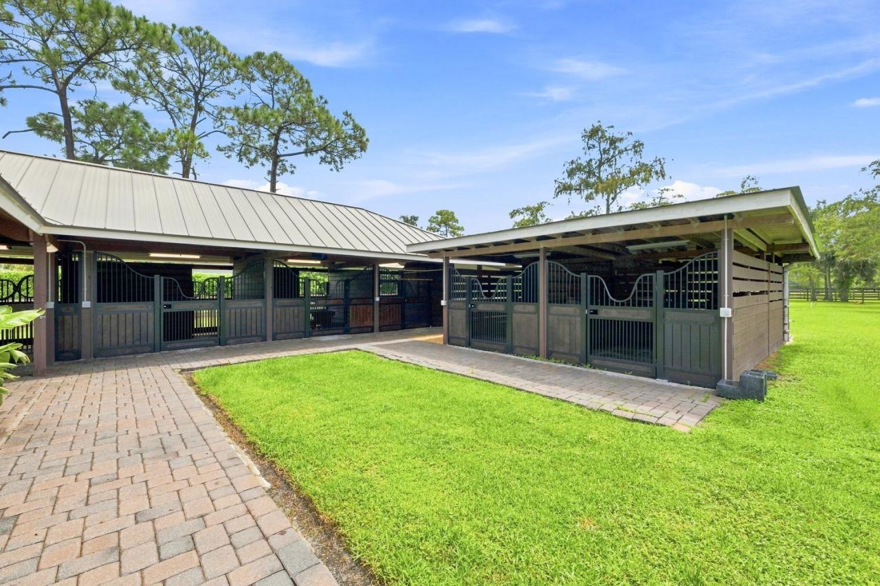 14902 Paddock Drive, Wellington, FL 33414 Photo