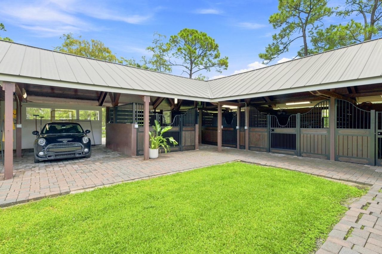 14902 Paddock Drive, Wellington, FL 33414 Photo