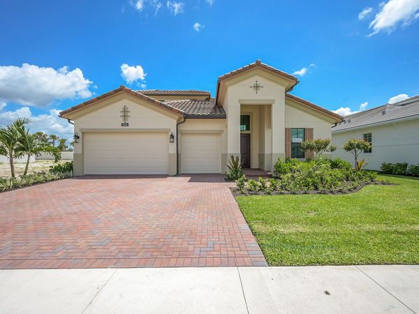 9528 St. Germain Drive, Palm Beach Gardens, FL 33412