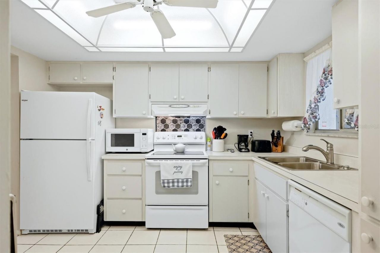 1141 Merle Way, Unit 14, Sarasota, FL 34232 Photo