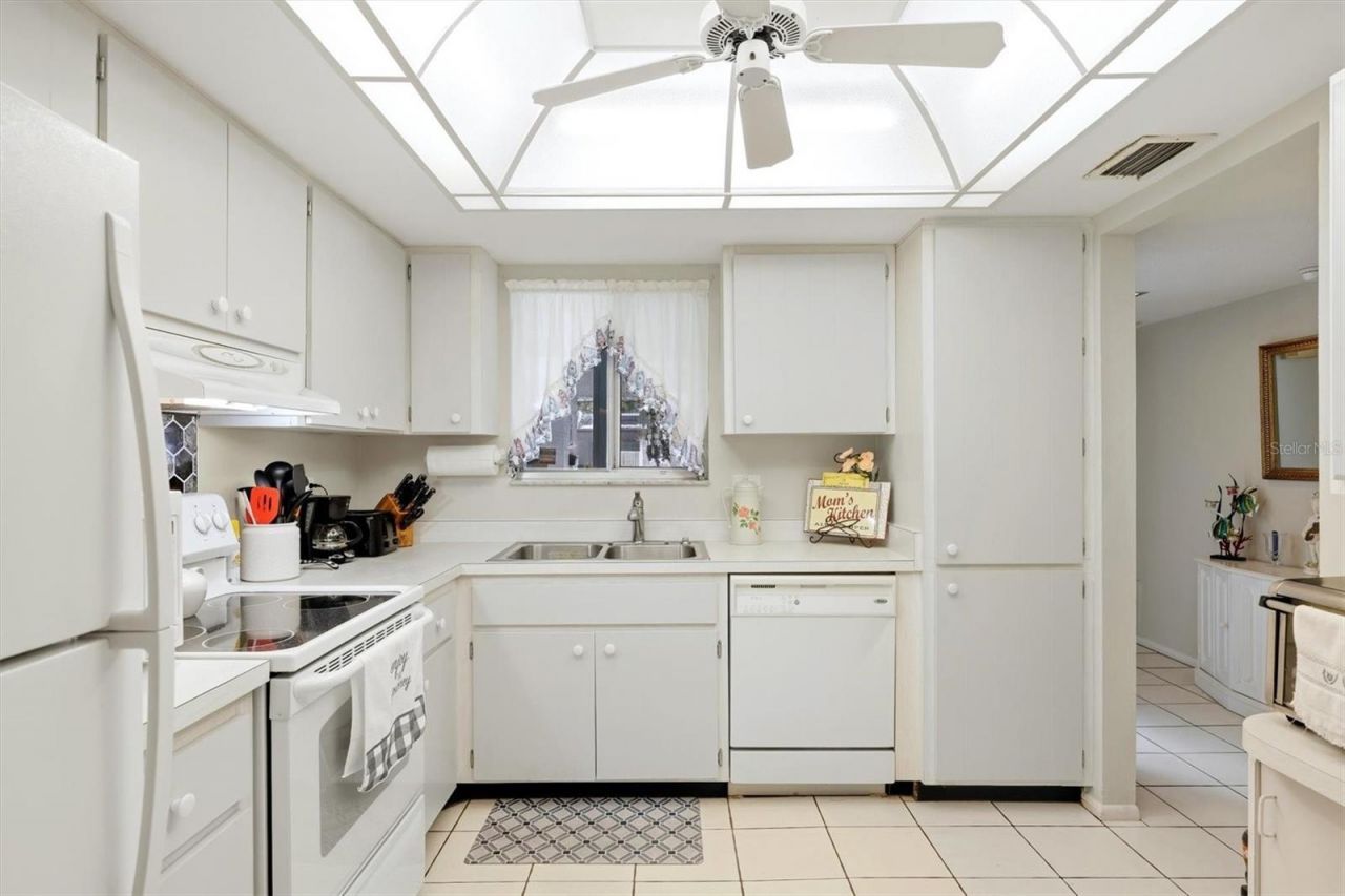 1141 Merle Way, Unit 14, Sarasota, FL 34232 Photo