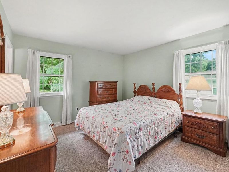 9811 Lorelei Drive, Springfield Township, OH 45231 Photo 8