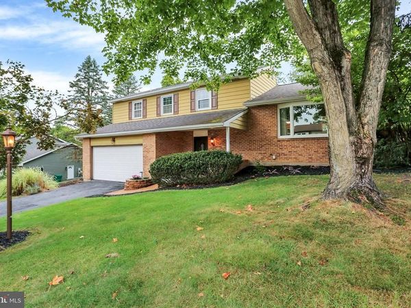 4118 LISA DRIVE, HARRISBURG, PA 17112