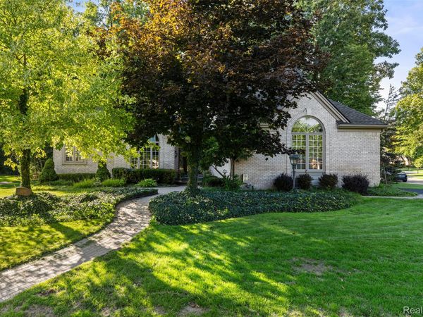 40292 Woodside Drive N, Northville Township, Mi 48168