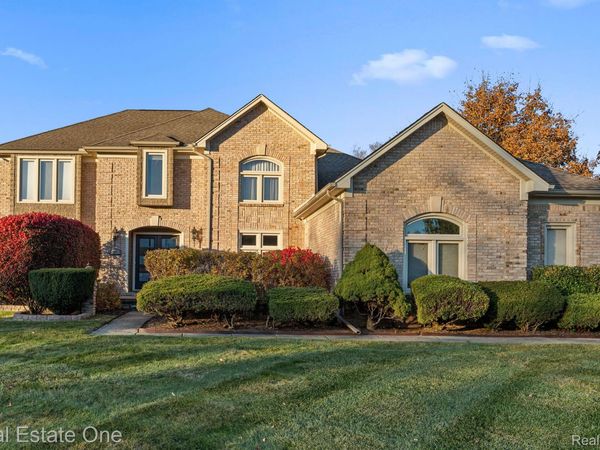 1953 REGENCY HILLS Drive, Shelby Township, Mi 48316