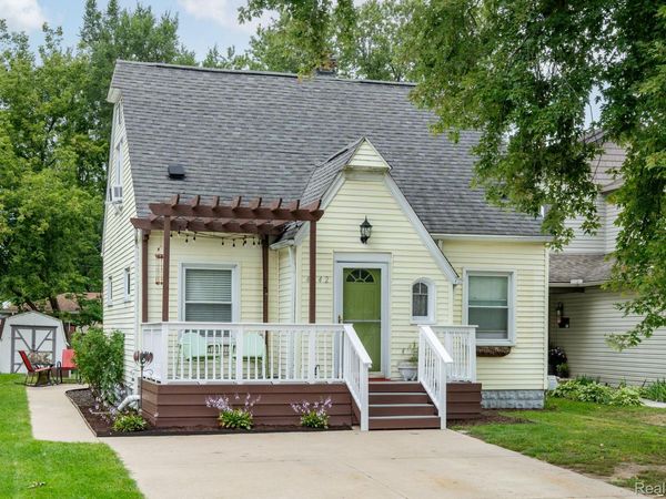 4042 Louella Drive, Waterford Township, Mi 48329