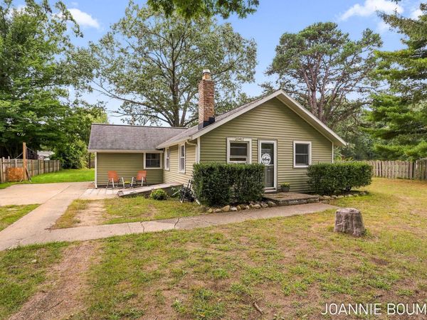 15412 Groesbeck Street, Grand Haven, MI 49417
