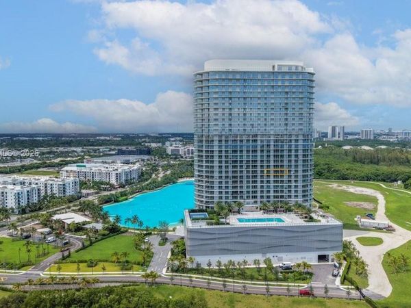 2411 Laguna Cir, Unit 1402, Miami, FL 33181