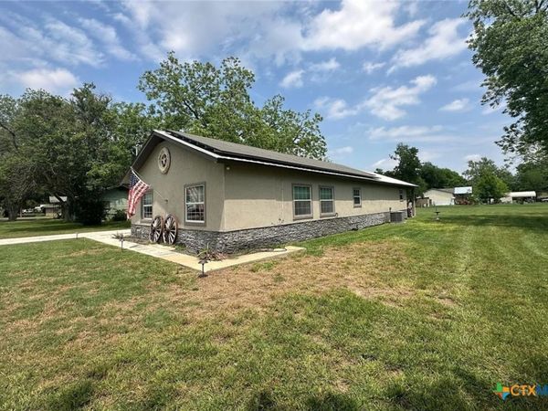509 Reiley Road , Seguin, TX 78155