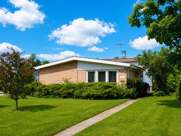 54 Fernwood Drive , Glenview, IL 60025