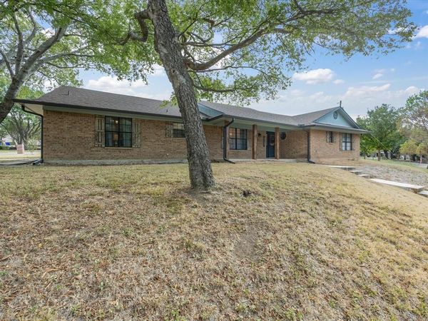 75 Delmore Drive , Hillsboro, TX 76645