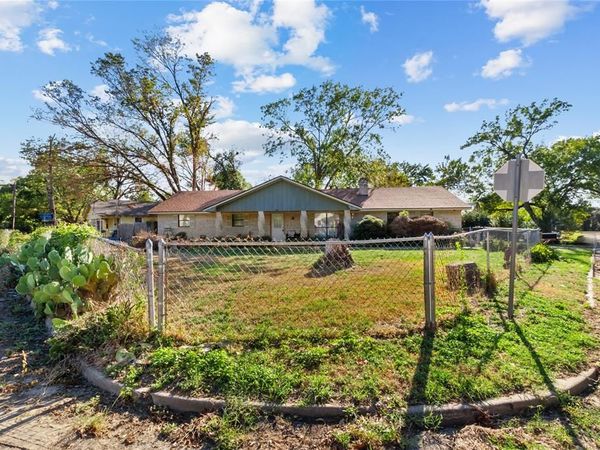 400 S 8th Avenue , Teague, TX 75860