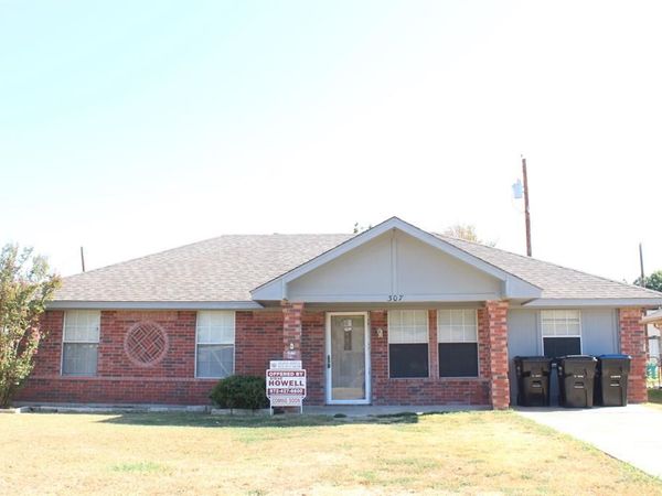 307 Briar Creek Drive , Crandall, TX 75114