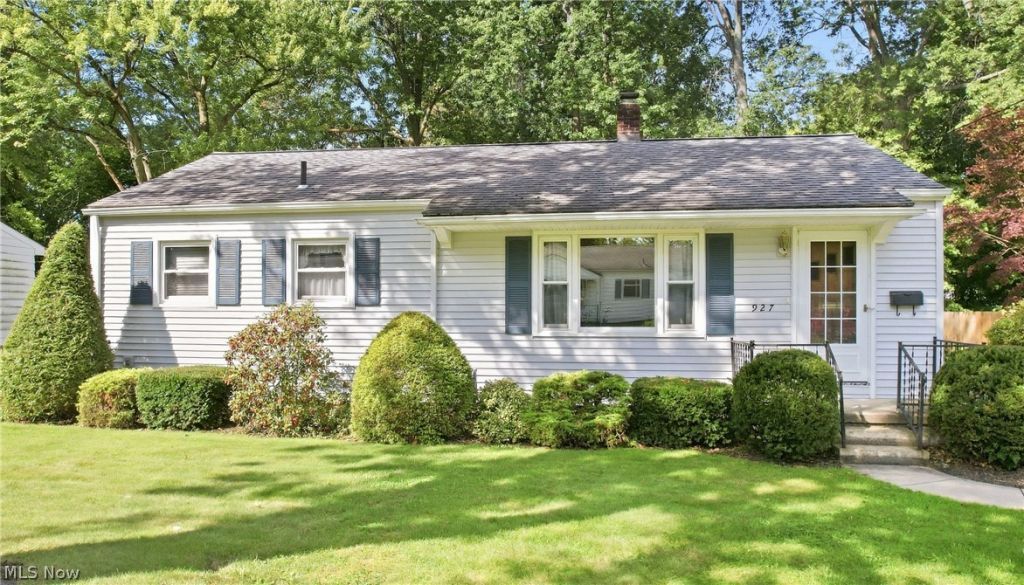 927 Barclay Avenue, Salem, OH 44460 Main Photo