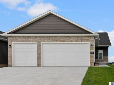 10730 Majestic Lane, Lincoln, NE 68527