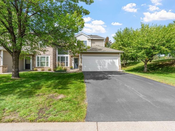 2836 Coach Court, Chanhassen, MN 55317