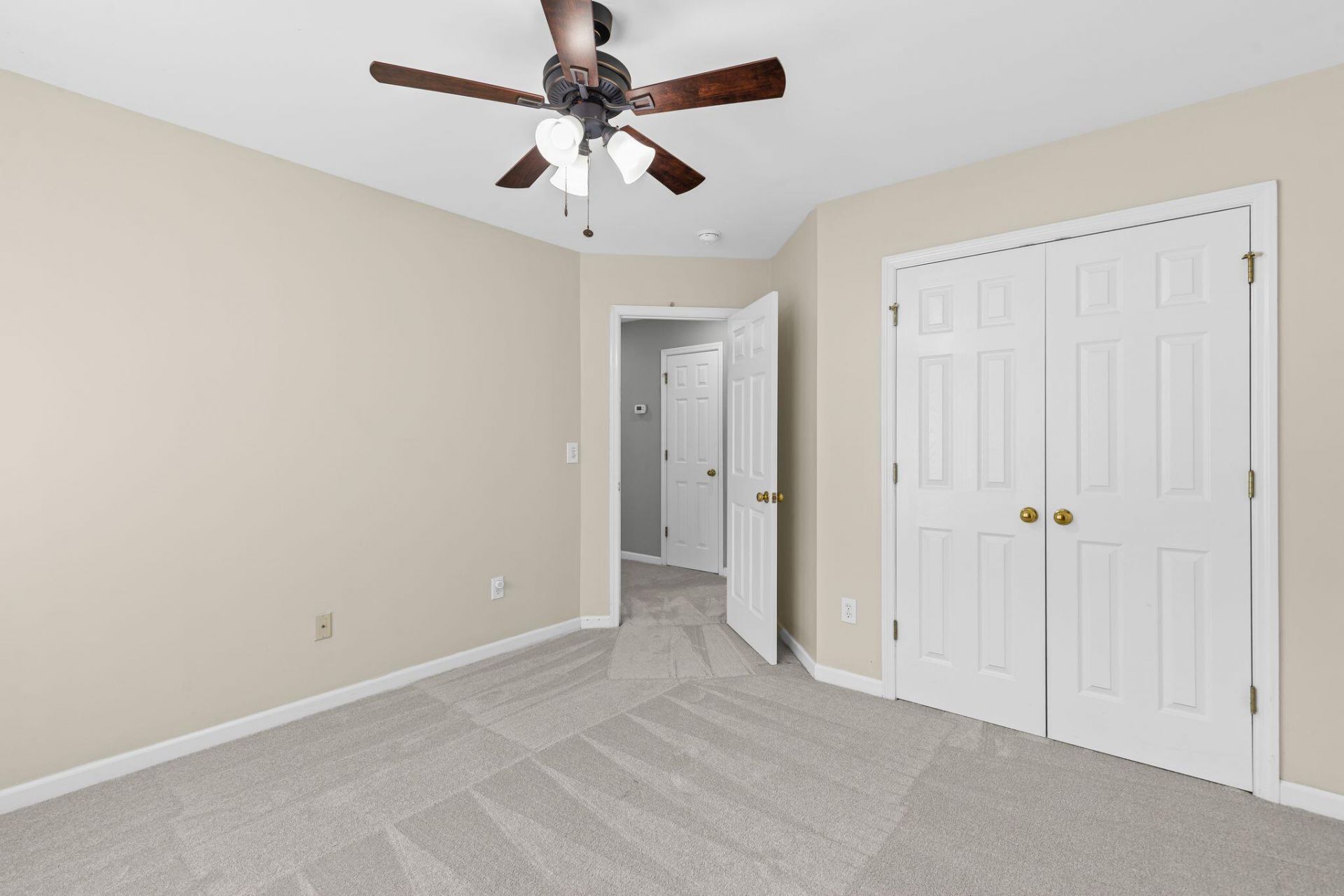 100 Towering Pine Drive Photo 28
