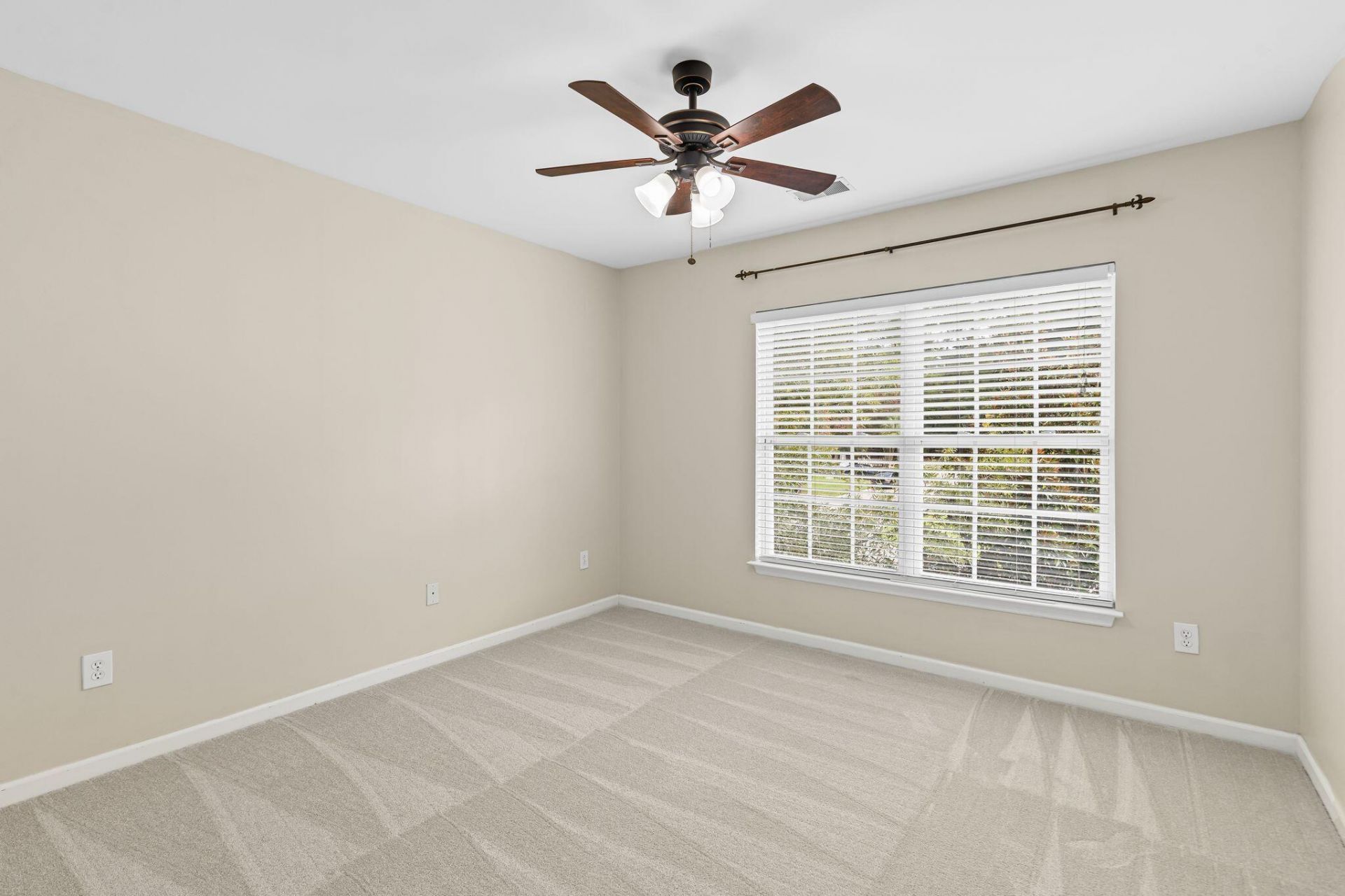 100 Towering Pine Drive Photo 30