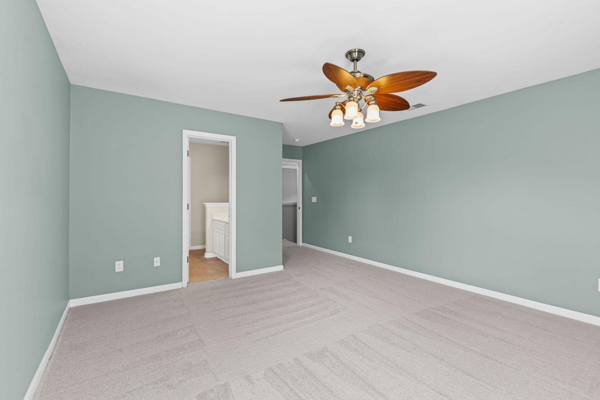 100 Towering Pine Drive Photo 31