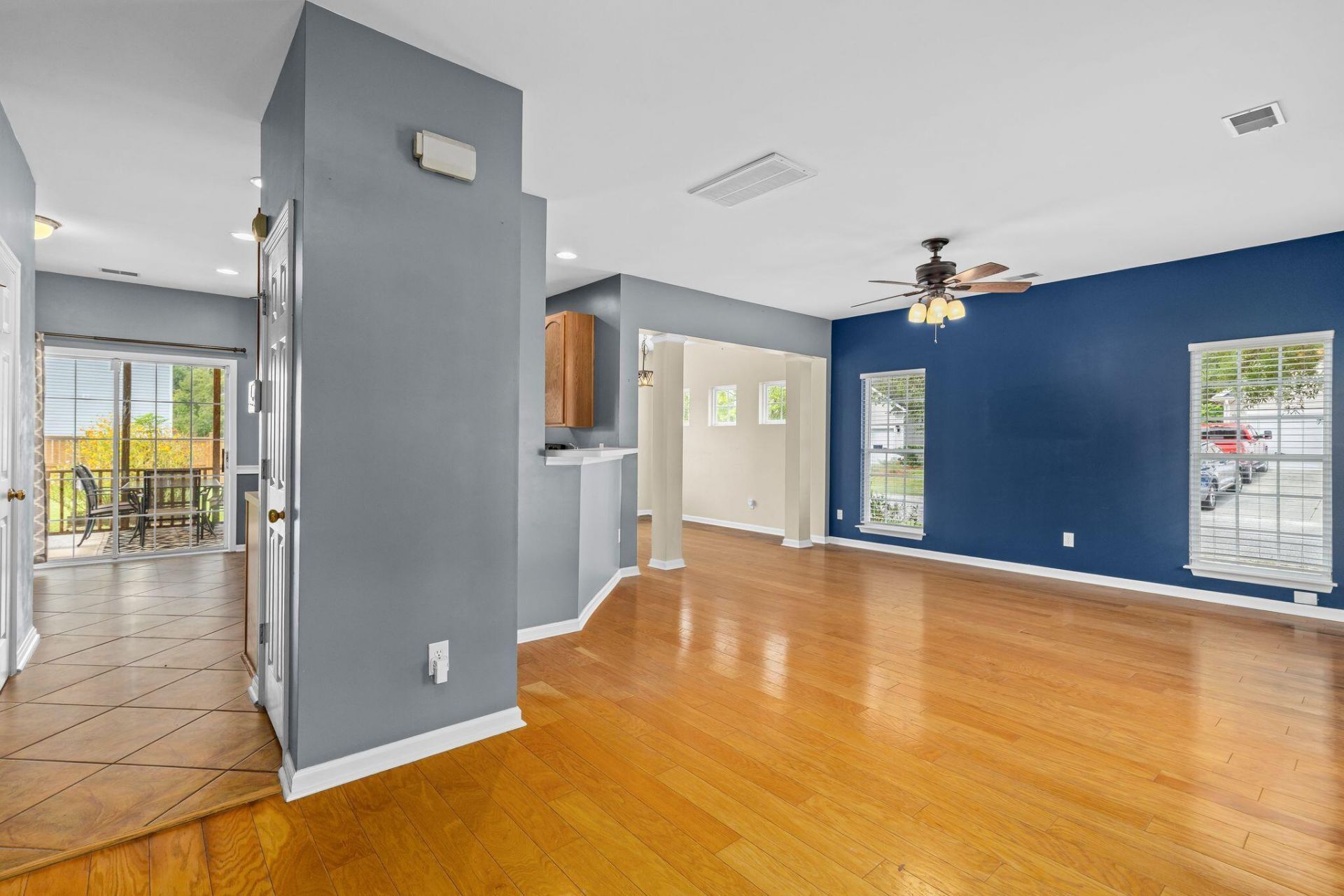 100 Towering Pine Drive Photo 8