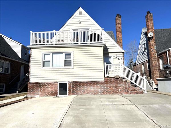 249 E Broadway , Long Beach, NY 11561